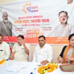 सुशासन तिहार 2025 – दक्षिण विधायक सुनील सोनी शिविरों में आमजनों की समस्याएं सुनीं एवं दिए गुणवत्तापूर्ण कार्य कर त्वरित समाधान करने के निर्देश