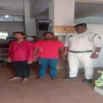 लोक सेवा कार्यालय में घुसकर मारपीट, दो आरोपी गिरफ्तार