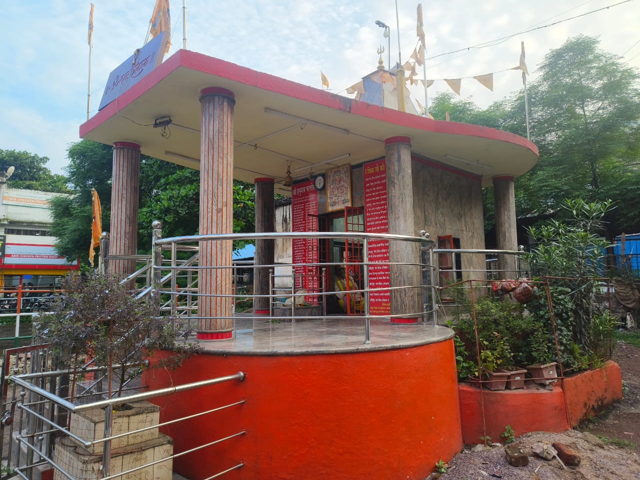 ओम धर्म सेवा एवं जनकल्याण समिति द्वारा मनोकामनेश्वर शिव मंदिर के प्राचीन शिवलिंग में जल चढ़ाने के लिए कांवड़ यात्रा निकाली जाएगी..