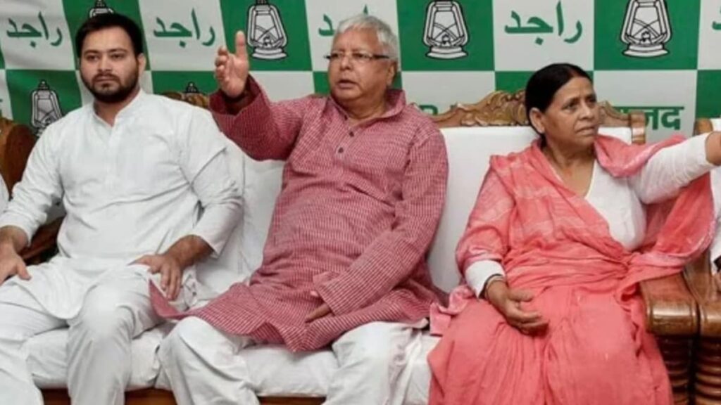 68ec94edeaa13-tejashwi-yadav--lalu-yadav--rabri-devi-135800869-16x9