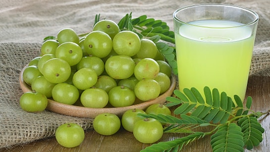 lsqd9rao_amla-juice_625x300_16_March_23