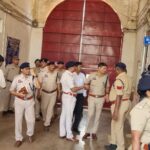 खोखरा जेल में प्रशासन-पुलिस की अचानक दस्तक, बैरकों की सघन तलाशी से मचा हड़कंप…