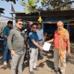 रायपुर नगर निगम जोन 8 राजस्व विभाग ने विगत कई वर्षों से बकाया राशि जमा नहीं कर रहे वार्ड 1 एवं 2 क्षेत्र के 8 बड़े बकायादारो द्वारा डिमांड बिल डिमांड नोटिस और अंतिम नोटिस के बाद भी बकाया अदा नहीं करने पर उनके सम्बंधित 8 व्यवसायिक परिसरों को तत्काल ताला लगाकर किया सीलबंद, इनमें एक बड़े बकायादार हैदर रजा द्वारा अपनाी सम्पति का कर अधिरोपित नहीं कराया गया, जिस कारण उनके व्यवसायिक परिसर को तत्काल ताला लगाकर सीलबन्द कर दिया गया…