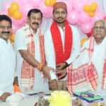 महंत जी ने सांसद विजय बघेल एवं विधायक डोमनलाल कोर्सेवाड़ा का किया सम्मान…