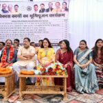 शाला प्रवेशोत्सव पर दक्षिण विधायक सुनील सोनी ने महापौर मीनल चौबे सहित कुशालपुर स्कूल पहुंचकर 2 वार्डो में लगभग 70 लाख के नये विकास कार्यों का भूमिपूजन कर दी अनुपम सौगात…
