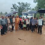 गरियाबंद पुलिस की तत्परता एवं सूझबूझ से ग्राम विजयपाल के 14 ग्रामीणों की बचाई गई जान ।