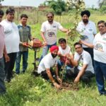 आर्टकॉम के अभियान हर आँगन एक पेड़ से प्रोत्साहित होकर जन्मदिन पर लगाये 101पौधे…