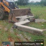 निगम जोन 5 नगर निवेश विभाग द्वारा भाठागांव में उत्तम सिटी के पीछे लगभग 1 एकड़ भूमि पर की जा रही अवैध प्लाटिंग पर सम्पूर्ण डीपीसी एवं सीसी ब्लाक को हटाकर तत्काल लगायी कारगर रोक…