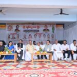 रायपुर पश्चिम विधायक राजेश मूणत ने बिन्दा बाई सोनकर स्कूल में विधायक निधि से 25 लाख में अतिरिक्त कक्ष निर्माण शीघ्र करने सभापति सूर्यकान्त राठौड़, एमआईसी सदस्य श्रीमती सुमन अशोक पाण्डेय, जोन 5 अध्यक्ष अम्बर अग्रवाल, पार्षदगणों, एल्डरमैनों सहित किया भूमिपूजन…