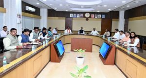 मुख्यमंत्री विष्णु देव साय की अध्यक्षता में आज यहां मंत्रालय महानदी भवन में आयोजित कैबिनेट की बैठक में अनेक महत्वपूर्ण निर्णय लिए गए –