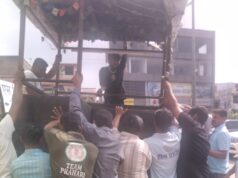 टीम प्रहरी अभियान अंतर्गत नगर निगम जोन 3 क्षेत्र में तेलीबांधा से मरीन ड्राइव तक सडक मार्ग को अतिक्रमण से मुक्त कर सडक पर कब्जा करने वालो से लगभग 25000 रू. ई चालान वसूला गया…