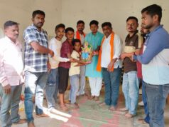 बच्चों के बीच ‘बच्चे’ बने भाजपा जिलाध्यक्ष अनिल चंद्राकर, नन्हे भक्तों को भेंट की गणेश प्रतिमा…