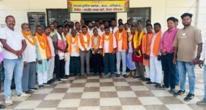 मलेवांचल मंडल के नवनियुक्त अध्यक्ष देवेश ठाकुर ने भाजपा जिला अध्यक्ष अनिल चंद्राकर से की सौजन्य भेंट…