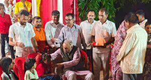 पूर्व कृषि मंत्री चंद्रशेखर साहू ने अपने गृह ग्राम में मनाया, प्रधानमंत्री नरेंद्र मोदी का जन्मदिन…