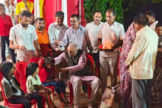 पूर्व कृषि मंत्री चंद्रशेखर साहू ने अपने गृह ग्राम में मनाया, प्रधानमंत्री नरेंद्र मोदी का जन्मदिन…