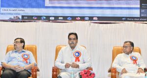 नागार्जुन महाविद्यालय के दीक्षारंभ समारोह में विधायक राजेश मूणत ने किया नवप्रवेशित विद्यार्थियों का स्वागत…