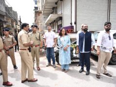 महापौर मीनल चौबे की श्रीगणेश विसर्जन झांकी के दौरान सदर बाजार में जर्जर भवनों के चलते संभावित जनहानि को कारगर तरीके से रोकने सम्बंधित भवन मालिकों से श्रीगणेश विसर्जन झांकी के एक दिन पूर्व और एक दिन बाद और उक्त दिवस को वहाँ से अन्यत्र जाकर जर्जर भवन को बंद रखने की विनम्र अपील…