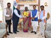 बस्तर दशहरा के आमंत्रण के साथ राष्ट्रपति द्रौपदी मुर्मु से मिले केंद्रीय राज्यमंत्री तोखन साहू, संस्कृति मंत्री राजेश अग्रवाल व सांसद महेश कश्यप…
