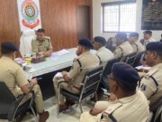 नवरात्रि पर्व को लेकर दुर्ग यातायात पुलिस की वरिष्ट पुलिस अधीक्षक ने की समीक्षा बैठक , दुर्घटना संभावित क्षेत्रों में सुधार और नियम तोड़ने वाले वाहन चालकों पर सख्ती के निर्देश..