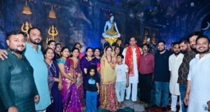 सहपरिवार माता रानी के हवन-पूजन में शामिल हुए विधायक देवेंद्र यादव