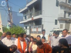 रायपुर ग्रामीण विधायक मोतीलाल साहू ने नगर निगम जोन 9 के वार्ड 8 में शिवम सिटी सड्डू में लगभग 75 लाख रूपये के नवीन विकास कार्यों का पार्षदों सहित भूमिपूजन कर दी शानदार सौगात…