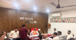 रायपुर ग्रामीण विधायक मोतीलाल साहू ने नगर निगम जोन 9 पहुंचकर की कार्य समीक्षा…