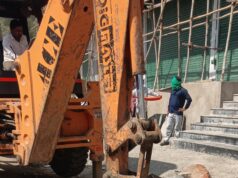 निगम जोन 7 ने चौबे कॉलोनी समता कॉलोनी मुख्य मार्ग पर निर्माणाधीन व्यवसायिक परिसर के सामने नाली पर निर्मित अवैध पाटा तोड़ा और निर्माणकर्ता पर 25000 रूपये जुर्माना किया…