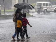 आज का मौसम 20 अक्टूबर: 17 राज्यों में मूसलाधार बारिश का अलर्ट, 70 की स्पीड से चलेगी हवा; IMD अपडेट…